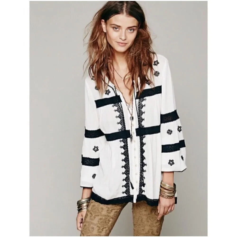Free People White and Black Embroidered Button Boho Top - M - Picture 4 of 4